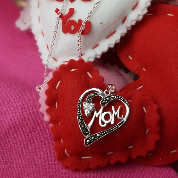 ❤❤VALENTINES SPARKLE ALLURE  NECKLACE - Picture 2 of 8